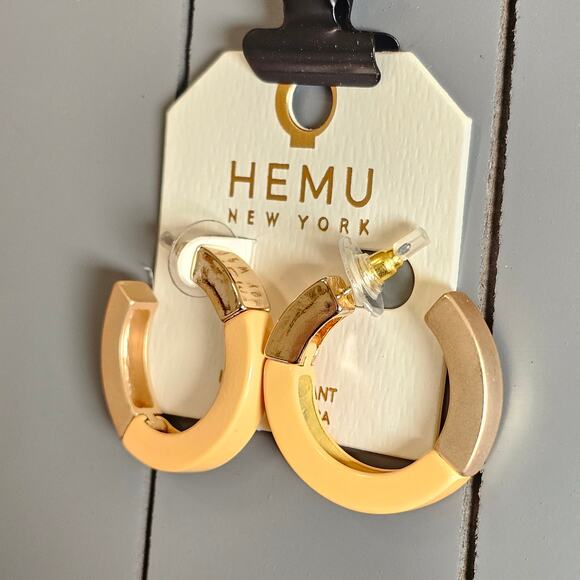 Hoop Earrings Yellow, Gold Tone Chunky Acrylic 1.19" HEMU New York w/ Gift Bag - Picture 4 of 8